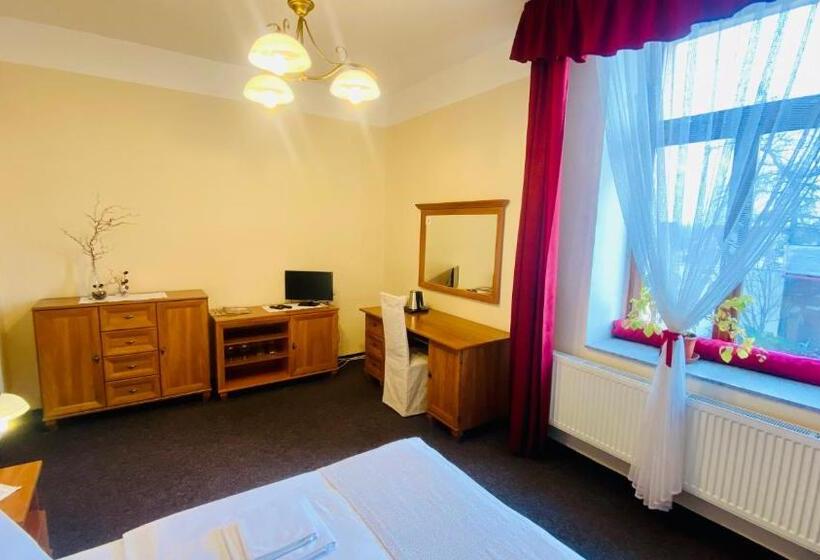 호텔 Penzion černý Kůň