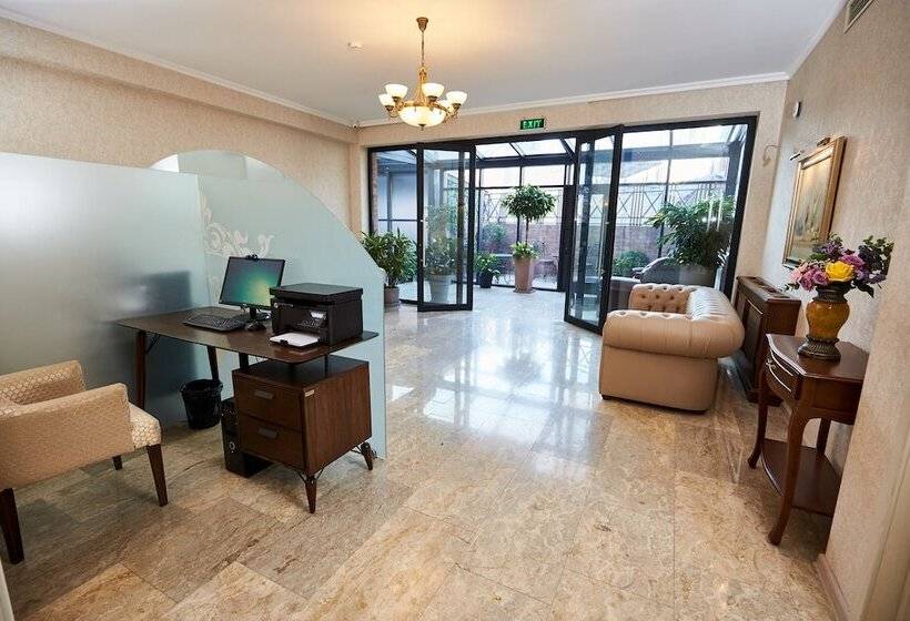 هتل Tbilisi Laerton