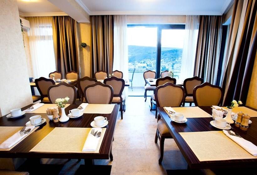 هتل Tbilisi Laerton