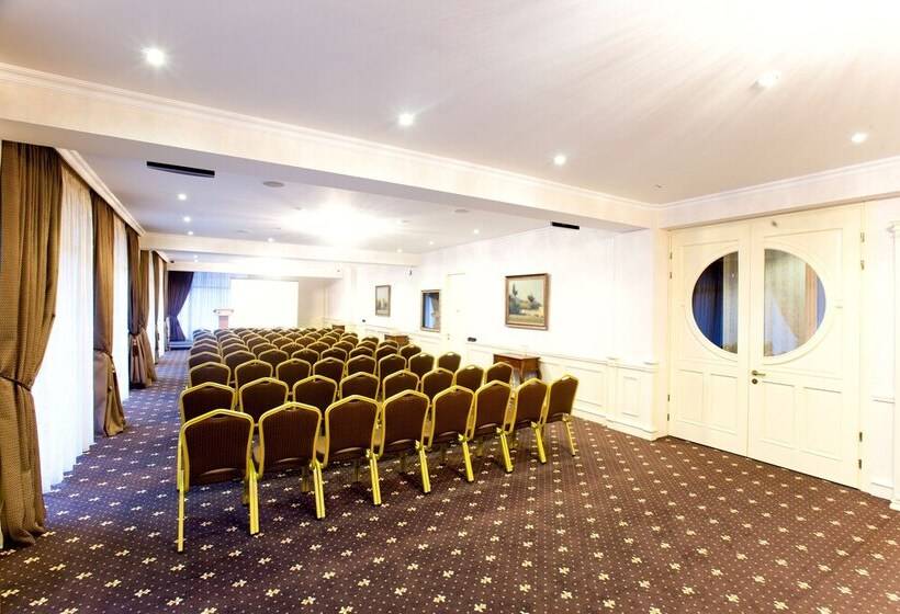 هتل Tbilisi Laerton