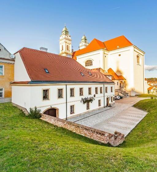 בית מלון כפרי Salety