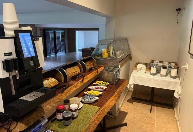 هتل Sinclairs Country Retreat