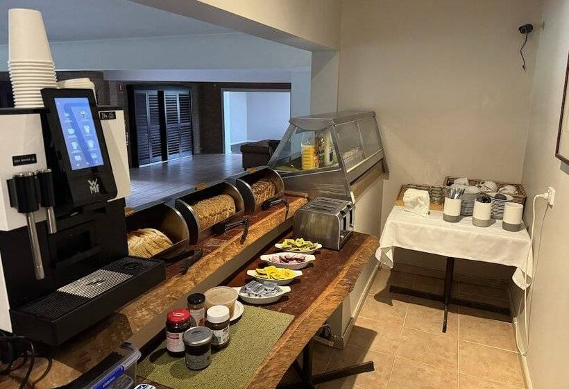 هتل Sinclairs Country Retreat