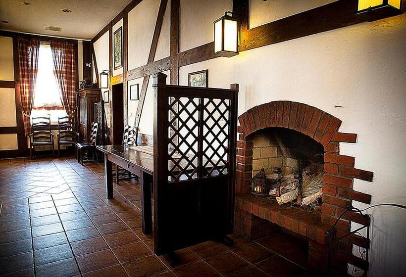 בית מלון כפרי Skarbek