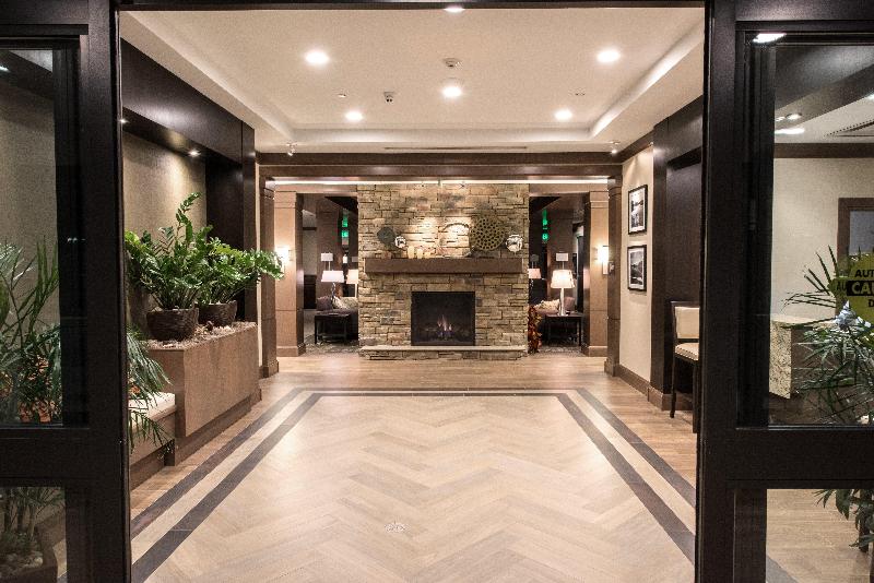 Отель Staybridge Suites Albany Wolf Rd Colonie Center, An Ihg