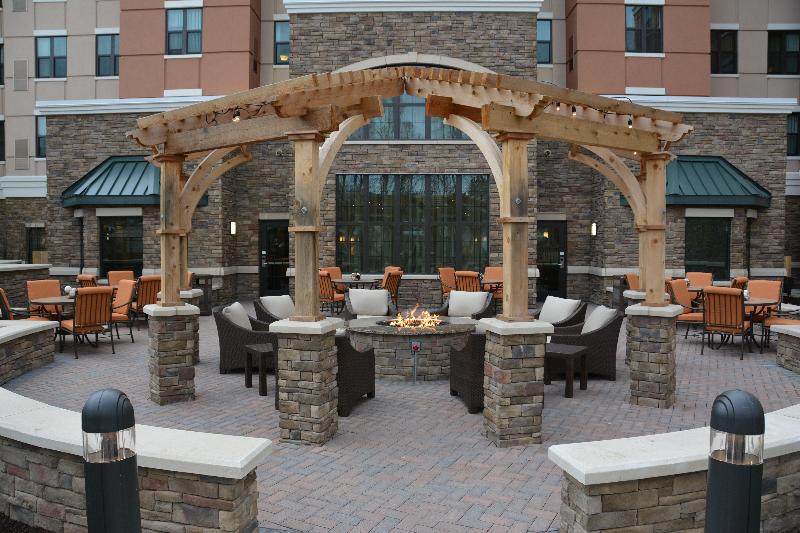 Отель Staybridge Suites Albany Wolf Rd Colonie Center, An Ihg