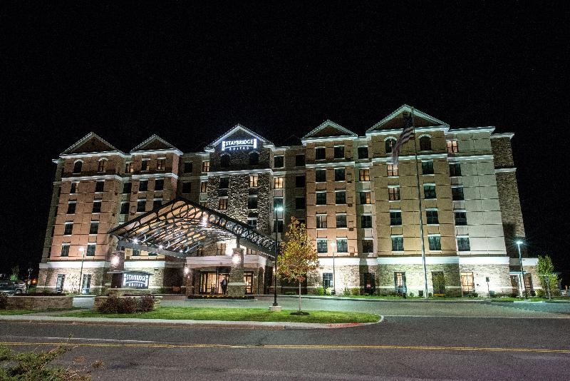 Отель Staybridge Suites Albany Wolf Rd Colonie Center, An Ihg