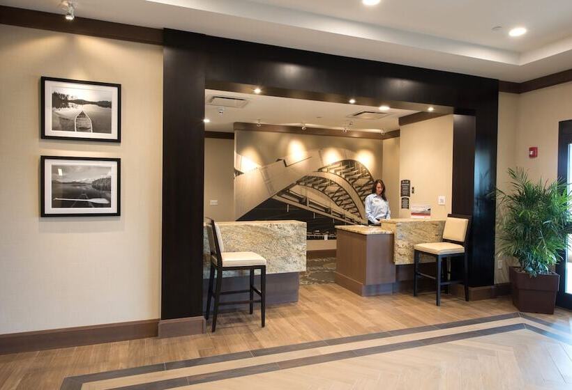 Отель Staybridge Suites Albany Wolf Rd Colonie Center, An Ihg
