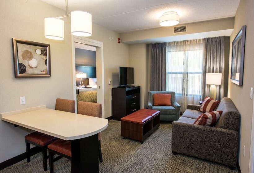 Отель Staybridge Suites Albany Wolf Rd Colonie Center, An Ihg
