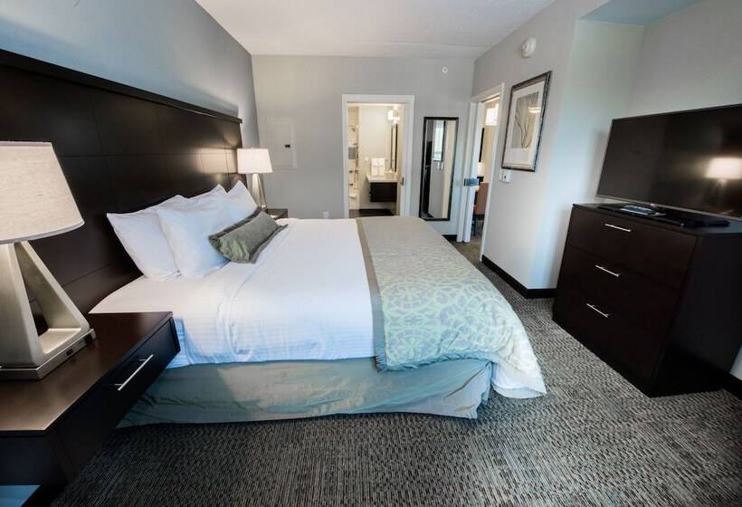 Отель Staybridge Suites Albany Wolf Rd Colonie Center, An Ihg