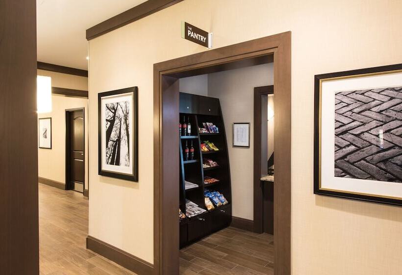 Отель Staybridge Suites Albany Wolf Rd Colonie Center, An Ihg