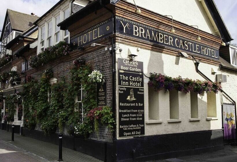 בית מלון כפרי The Castle Inn