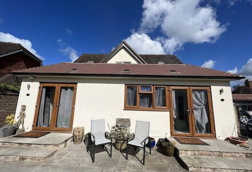 בית מלון כפרי The Castle Inn