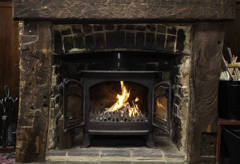 בית מלון כפרי The Castle Inn