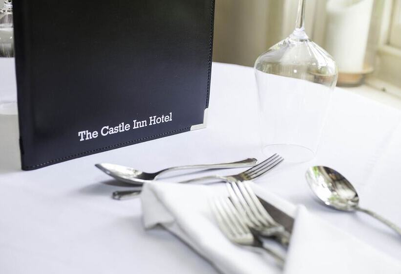 בית מלון כפרי The Castle Inn