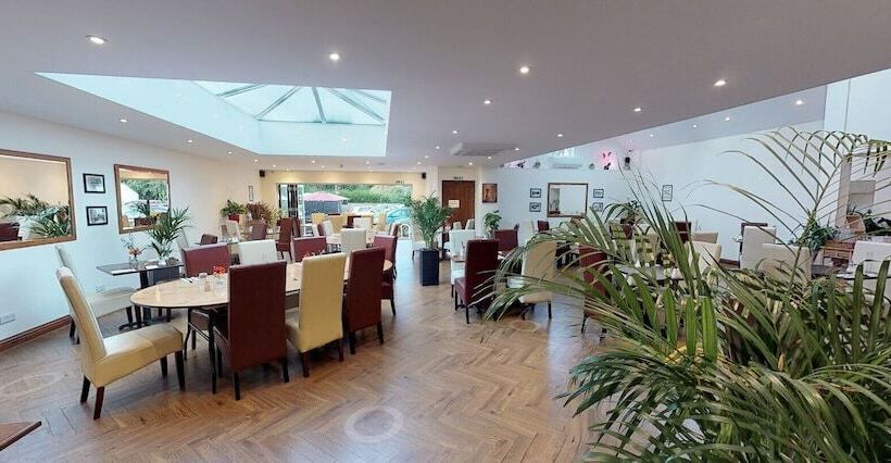 בית מלון כפרי The Castle Inn