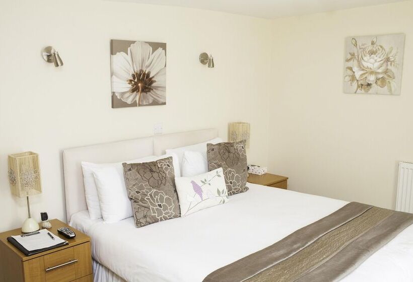 בית מלון כפרי The Castle Inn