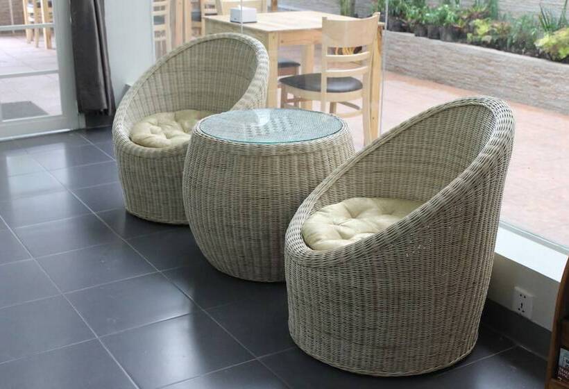 בית מלון כפרי The Flora Boutique