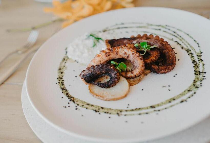 Отель Tres Vidas Acapulco