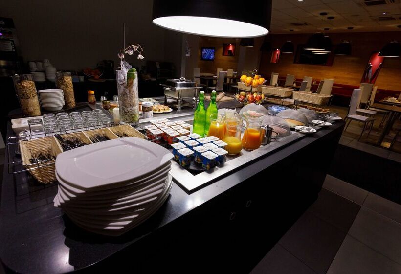 בית מלון כפרי Tulip Inn Sainte Clotilde, La Réunion