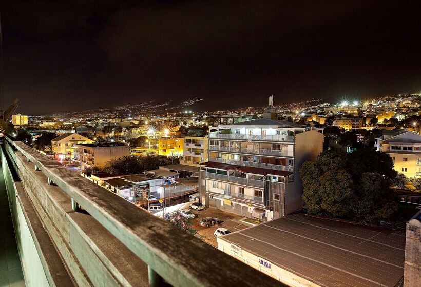 בית מלון כפרי Tulip Inn Sainte Clotilde, La Réunion