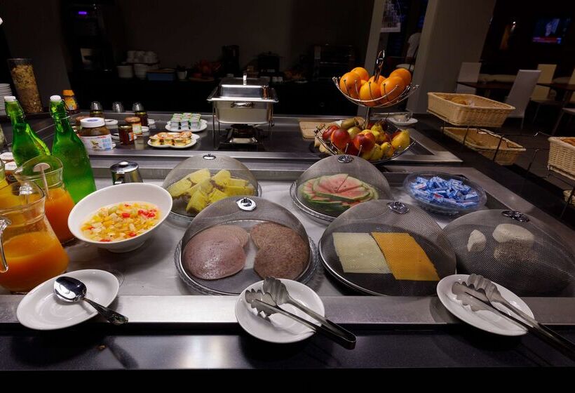 בית מלון כפרי Tulip Inn Sainte Clotilde, La Réunion