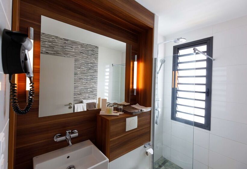 בית מלון כפרי Tulip Inn Sainte Clotilde, La Réunion