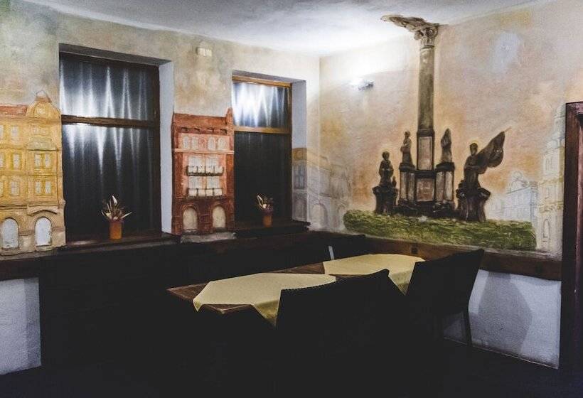 هتل U české Koruny