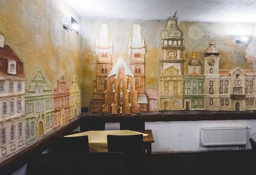 هتل U české Koruny