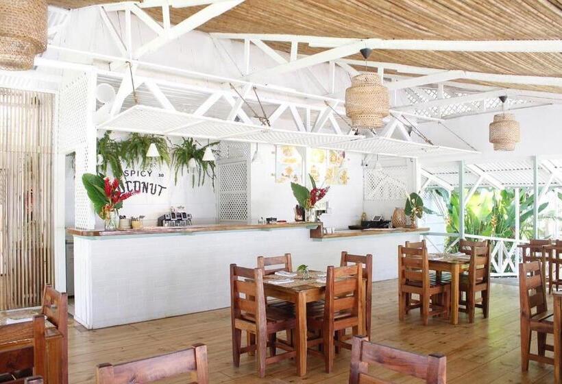 هتل Villas Del Caribe