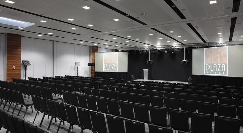 ホテル Warsaw Plaza