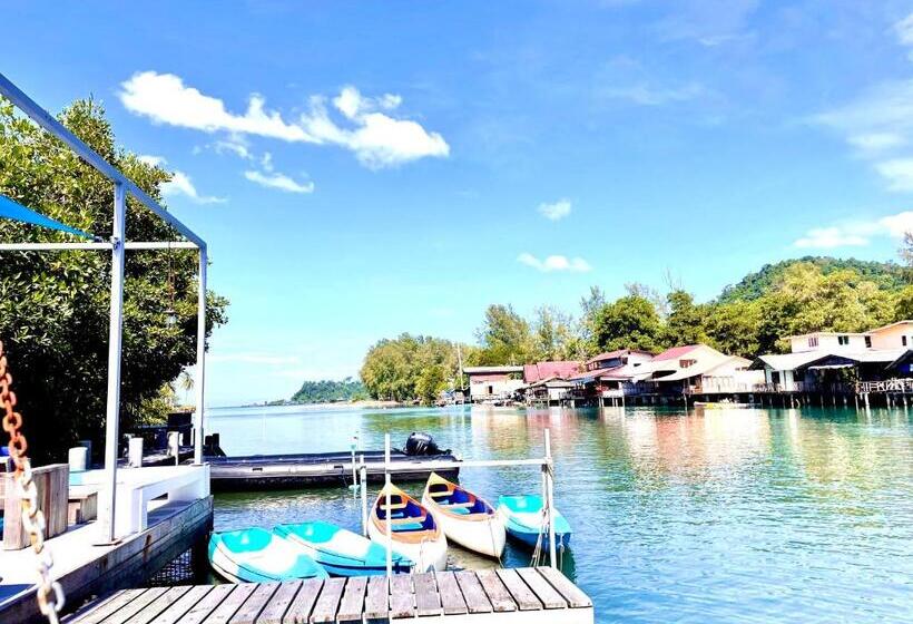 Отель Watercolours