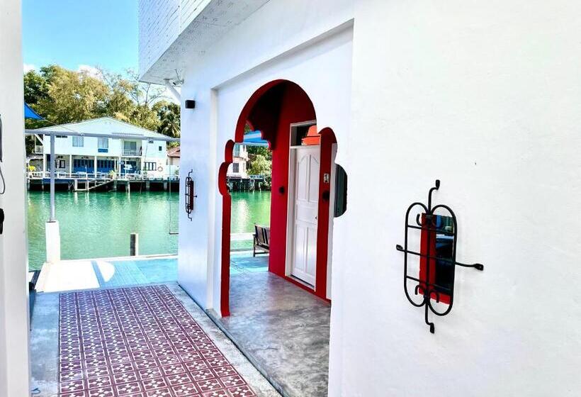 Отель Watercolours