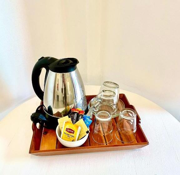 Отель Watercolours