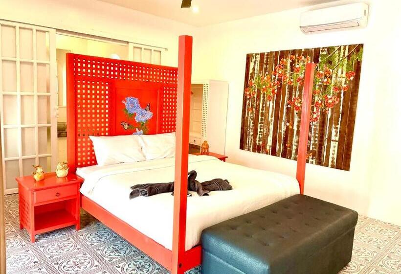 Отель Watercolours