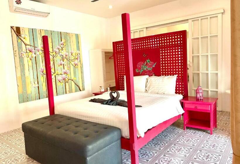 Отель Watercolours