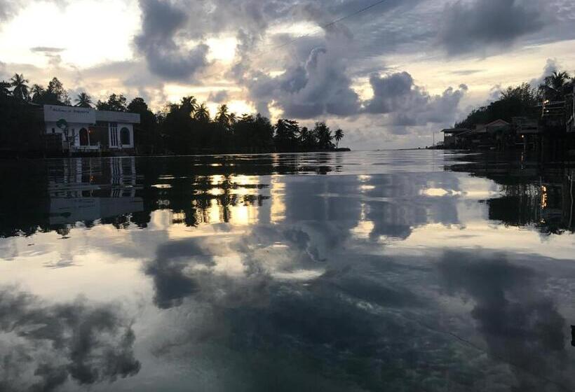 Отель Watercolours