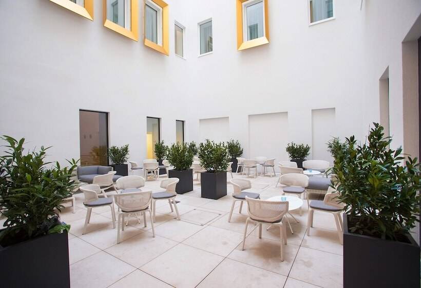 Motel One Vienna   Staatsoper