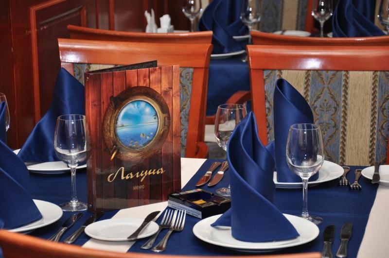 Novy Bereg Hotel Yacht Club