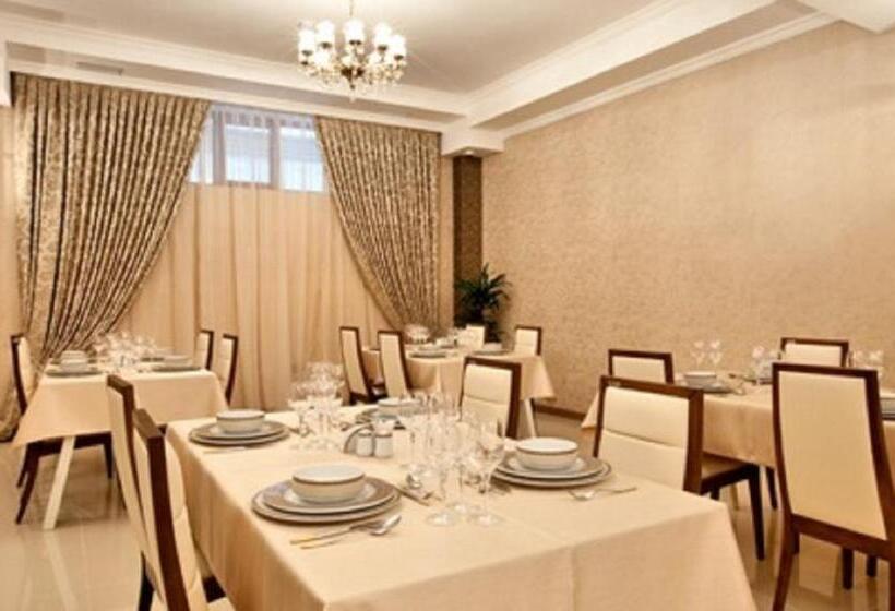 Paradise Hotel Baku
