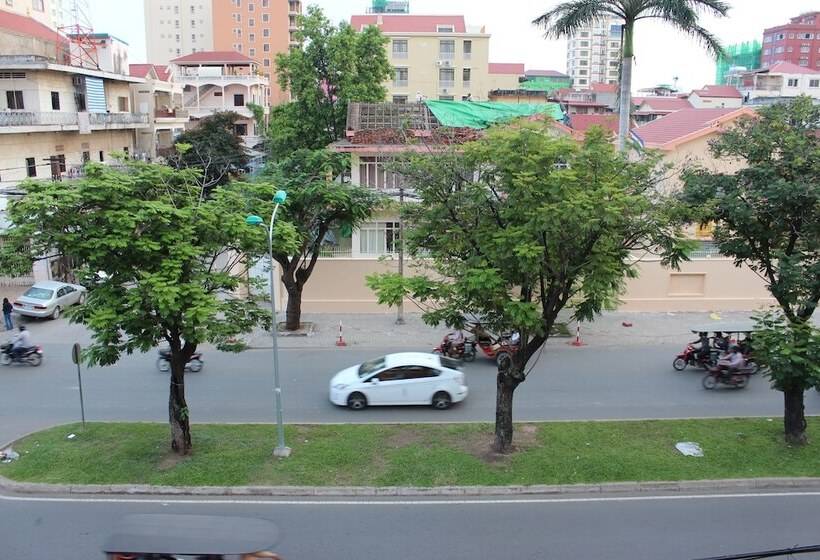 פנסיון Lucky 1 Guesthouse