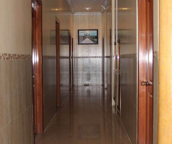 פנסיון Lucky 1 Guesthouse