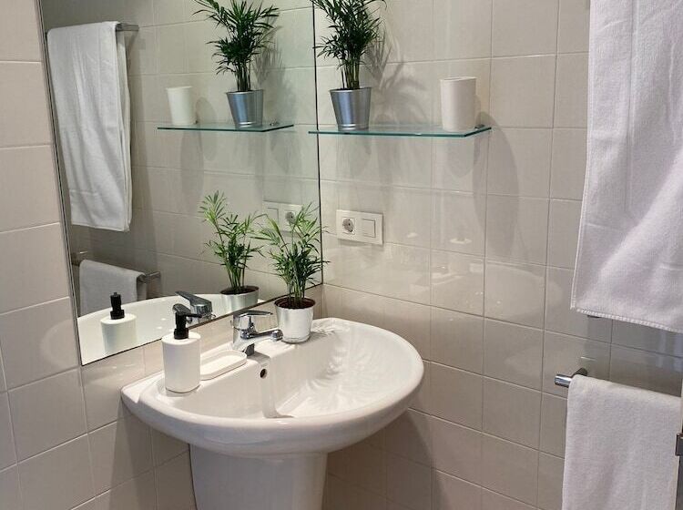 호스텔 Hospedería San Froilan