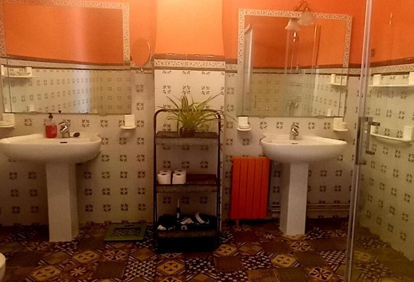 مبيت وإفطار Casa Artistica 2