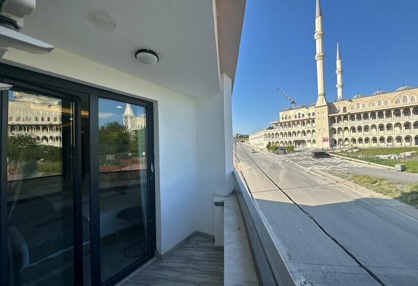 Отель Luxury Airport