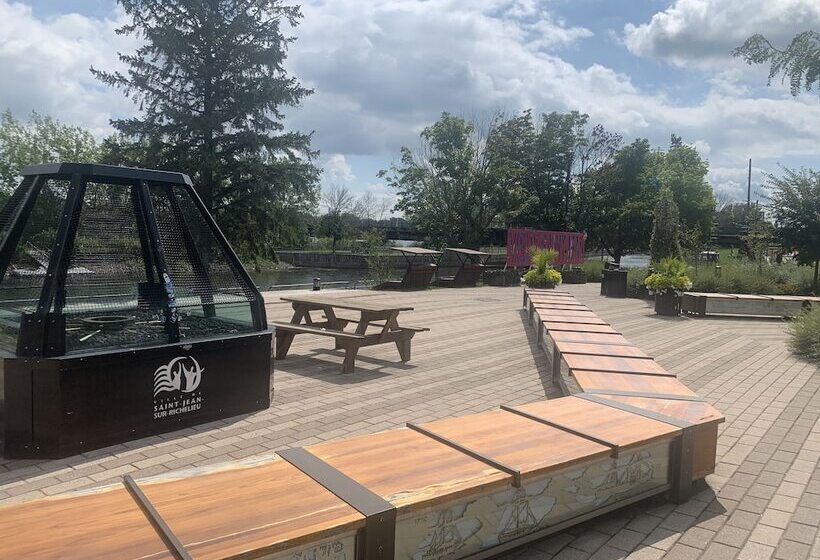 Мотель Flotel St Jean Sur Richelieu