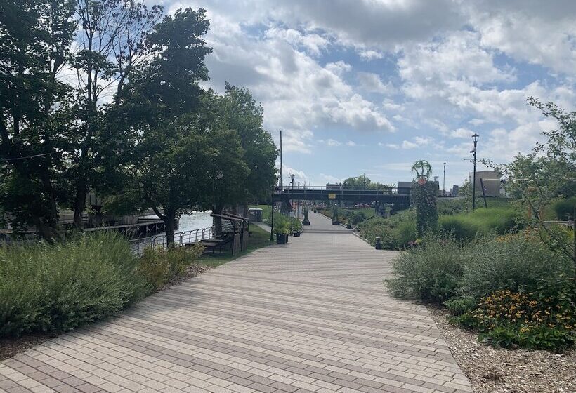 Мотель Flotel St Jean Sur Richelieu