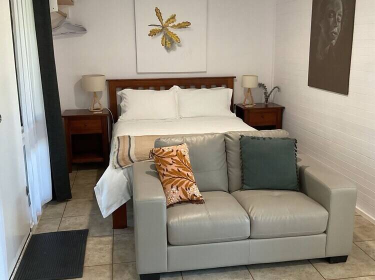 مُتل Marlo Hideaway