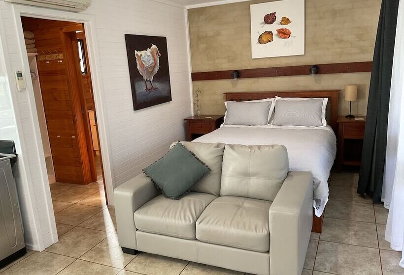 مُتل Marlo Hideaway