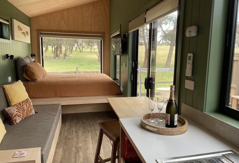 مُتل Marlo Hideaway